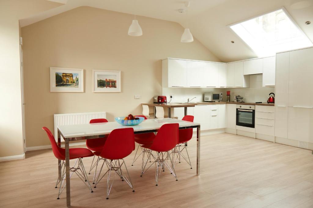 Park Mews room 4